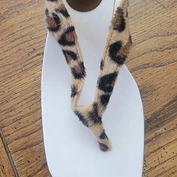 Shoes - Picture 3 of 4